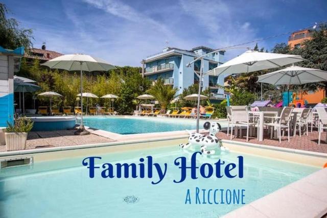 Hotel Tre Rose Riccione Bagian luar foto