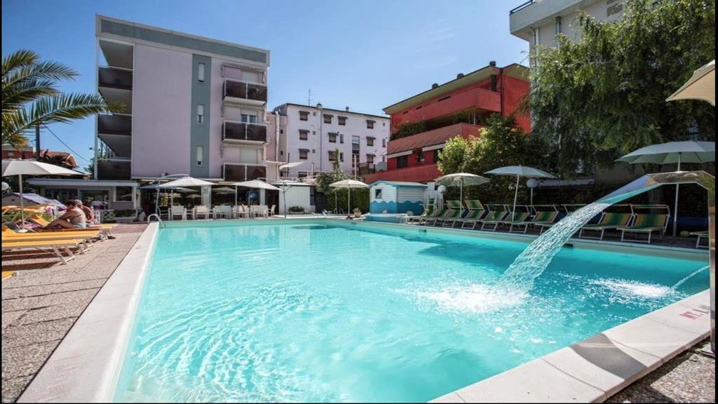 Hotel Tre Rose Riccione Bagian luar foto