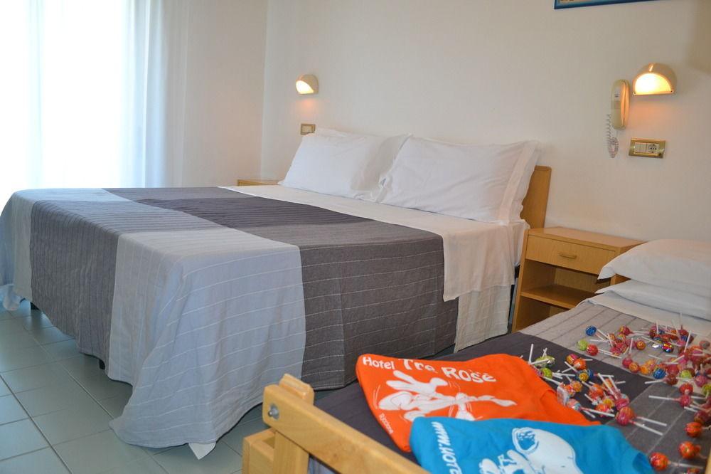 Hotel Tre Rose Riccione Bagian luar foto