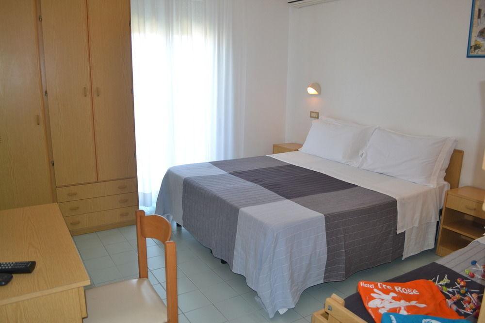 Hotel Tre Rose Riccione Bagian luar foto